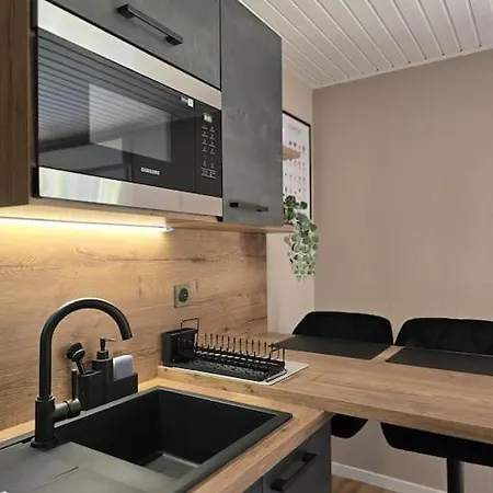 Splendide Standing Piscine Apartmán